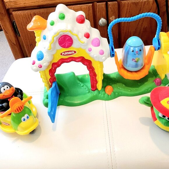 Playskool Playground Swing, Blue Weeble, Weeble Penguin etc Discount Shipping!! - Picture 3 of 4